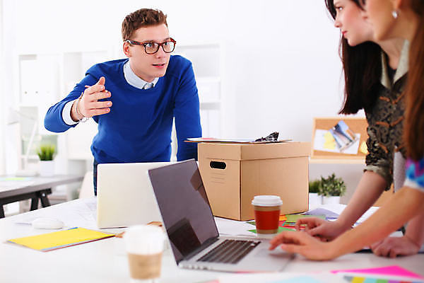포토 JPG 해외이미지 백인 남자 행복 비즈니스 실내 대화 미소 사람 성인 사람없음 금융 노트북 컴퓨터 사무실 자료 업무 비즈니스맨 그룹 토론 디자이너 종업원 책상 분석 프로젝트 해외포토 서양인 직업 감정 가구 컨셉 표정 말하기 내부 경제 전자제품 작업 직장인 파일형식 이미지허브