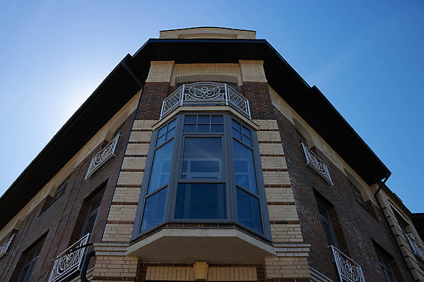 포토 JPG 해외이미지 디자인 외관 벽 조각 건축양식 창문 하늘 벽돌 아파트 주택 사람없음 건물 파란색 도시풍경 교회 경기장 방 수확 바위 도시 재산 아치 질감 복고 보안 목공예 안심 타운 칠면조 개발 콘크리트 해외포토 건축물 건축 컬러 농업 스포츠시설 종교건축 조류 육류 안전 풍경 금융 돌_바위 공예 파일형식 이미지허브