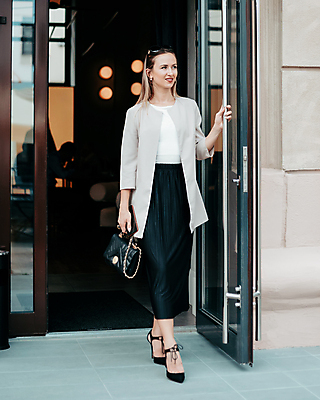 포토 JPG 해외이미지 백인 직업 라이프스타일 응시 옷 여자 남자 비즈니스 사업가 모션 아침 출입구 한명 미소 사람 성인 야외 반사 유행 문 걷기 식당 우정 카페 기쁨 도시 비즈니스우먼 오픈 고객 서비스 만족 긍정 카페테리아 적재 단절 떠남 스타일 해외포토 주간 서양인 1 시선 감정 컨셉 표정 생활 친구 상점 직장인 파일형식 이미지허브