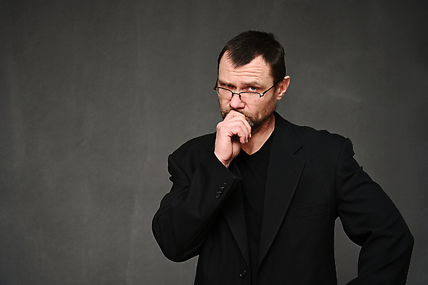 포토 JPG 해외이미지 백인 직업 라이프스타일 응시 남자 안경 얼굴 벽 중년 50대 백그라운드 생각 비즈니스 성공 미래 수염 아이디어 한명 사람 성인 파란색 재킷 흰색 표현 비즈니스맨 주름 선택 스마트 콧수염 시작 비전 배려 심각 프로젝트 카피스페이스 해외포토 서양인 1 시선 잡화 컬러 컨셉 생활 신체부위 공백 외투 직장인 파일형식 이미지허브