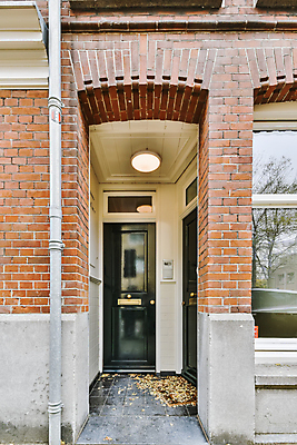 포토 JPG 해외이미지 주간 낙엽 창문 벽돌 사람없음 야외 현관문 심플 벽돌집 해외포토 자연요소 잎 주택 문 파일형식 이미지허브