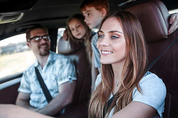 포토 JPG 해외이미지 백인 라이프스타일 응시 여자 남자 행복 어린이 여행 창문 가족 교통시설 자동차 엄마 휴가 함께함 사랑 안전 사람 앉기 소년 여러명 성인 기쁨 벨트 고속도로 아빠 승차 돌봄 해외포토 서양인 시선 잡화 감정 도로 육상교통 다수 교통 컨셉 관계 모션 생활 시설 파일형식 이미지허브