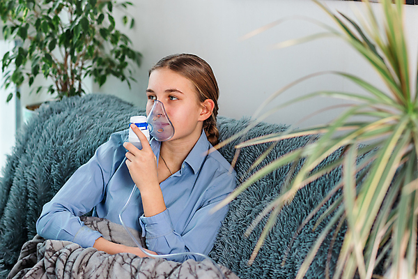 포토 JPG 해외이미지 백인 얼굴 어린이 주택 건강 가면 한명 사람 치료 약 기계 고통 장비 환자 잡기 호흡기관 호흡 질병 수증기 공격 처방 문제 테라피 산소 알레르기 돌봄 증상 천식 해외포토 서양인 1 감정 의학 모션 건물 신체부위 뷰티 장기_의학 원소 파일형식 이미지허브