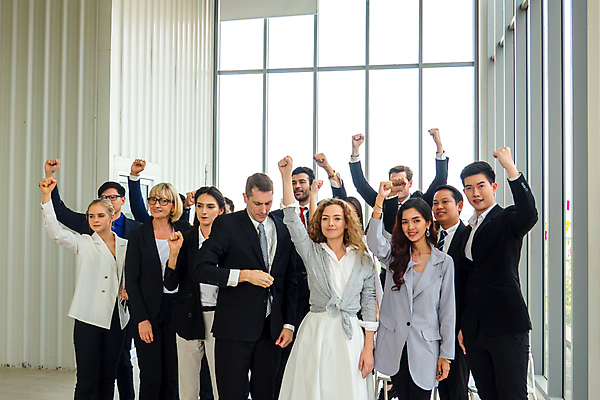 포토 JPG 해외이미지 직업 학생 교육 행복 비즈니스 사업가 회의 설명 미소 사람 손짓 이벤트 여러명 사무실 교육자 직장인 비즈니스맨 비즈니스우먼 그룹 센터 토론 회의실 직원 경영 세미나 해외포토 여자 남자 감정 다수 모션 표정 파일형식 이미지허브