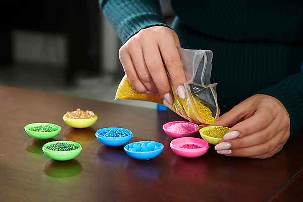 포토 JPG 해외이미지 손 디자인 드레스 옷 여자 웨딩드레스 백그라운드 목걸이 장신구 손가락 미술 취미 사람없음 컬러풀 유행 장비 직물 업무 바늘 실 바느질 천 땀 만들기 재단 재단사 골무 구슬장식 옛날 핸드메이드 카피스페이스 해외포토 직업 컬러 모션 문화예술 사람 신체부위 장식 공백 도구 작업 구슬 파일형식 이미지허브