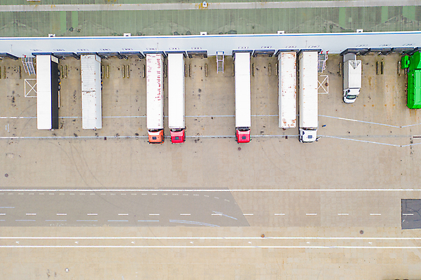 포토 JPG 해외이미지 공원 산업 도로 비즈니스 교통시설 자동차 안테나 사람없음 건물 트럭 화물 도시 센터 역 상품 정상 주식 컨테이너 창고 상업 머리위 지역 트랙터 수납 짐차 무거움 트레일러 물류 슈퍼마켓 드론 분배 수입 터미널 해외포토 건축물 공공시설 길 육상교통 교통 통신 금융 상점 운송업 무게 농기계 시설 특수차량 파일형식 이미지허브