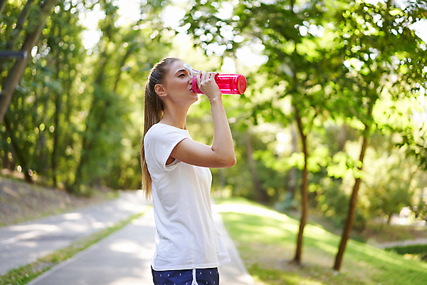 포토 JPG 해외이미지 백인 라이프스타일 공원 여자 행복 음료 스포츠 자연 아침 휴식 운동선수 건강 피곤 한명 사람 성인 야외 물 운동복 달리기 조깅 운동 마시기 잡기 수분 연습 달리기선수 해외포토 주간 자연요소 서양인 1 옷 공공시설 감정 컨셉 모션 생활 생태계 육상선수 파일형식 이미지허브