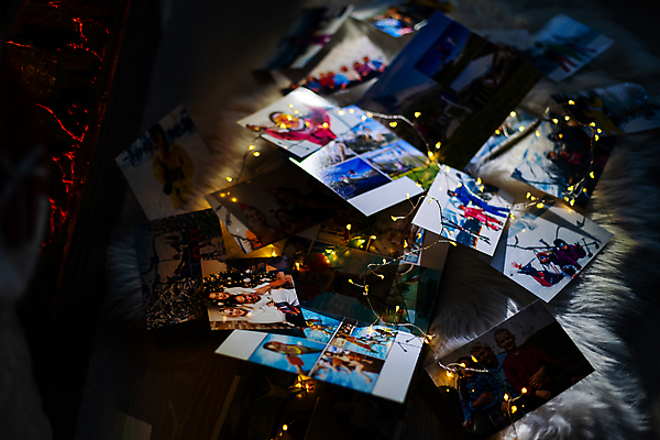 포토 JPG 해외이미지 실내 사람없음 어둠 앨범 오브젝트 여러장 조명장식 해외포토 다수 조명 내부 장식 파일형식 이미지허브