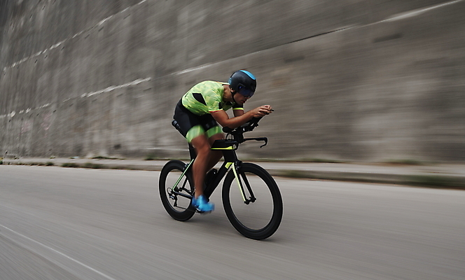 포토 JPG 해외이미지 주간 전신 남자 도로 한명 성인 야외 옆모습 자전거 승차 사이클선수 속도 사이클링 라이딩 패닝샷 성인남자한명만 해외포토 자연요소 1 길 뷰포인트 교통시설 모션 운동선수 촬영기법 사람 바이크 육상스포츠 남자한명만 성인남자만 파일형식 이미지허브