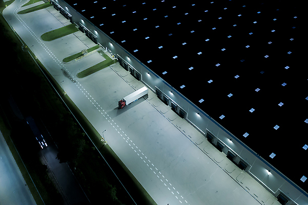 포토 JPG 해외이미지 공원 산업 도로 비즈니스 교통시설 자동차 사람없음 건물 트럭 화물 도시 센터 역 상품 정상 야간 주식 컨테이너 창고 상업 머리위 지역 트랙터 수납 짐차 무거움 트레일러 물류 슈퍼마켓 드론 분배 수입 터미널 해외포토 자연요소 건축물 공공시설 길 육상교통 교통 금융 상점 운송업 무게 농기계 시설 특수차량 파일형식 이미지허브