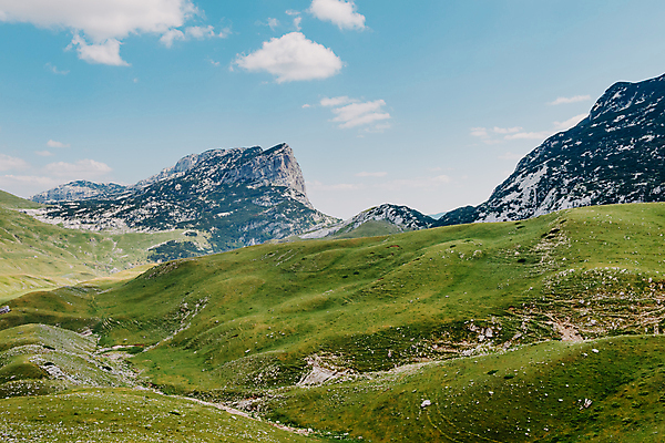 포토 JPG 해외이미지 주간 자연 하늘 산 사람없음 야외 맑음 봄 언덕 해외포토 자연요소 계절 날씨 생태계 파일형식 이미지허브