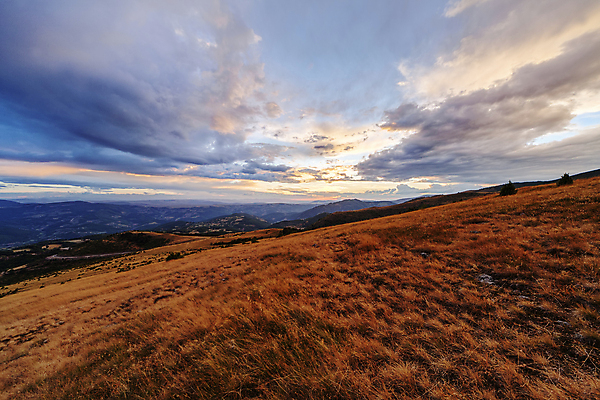 포토 JPG 해외이미지 주간 공원 사람없음 야외 햇빛 언덕 세르비아 해외포토 자연요소 공공시설 태양 파일형식 이미지허브