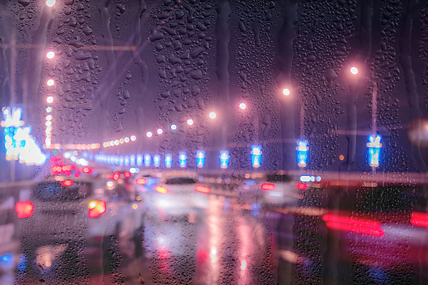 포토 JPG 해외이미지 도로 백그라운드 가로등 창문 교통시설 모션 자동차 유리 날씨 추상 불꽃 거리 사람없음 빛 도시풍경 반사 어둠 황혼 젖음 가을 등불 도시 원형 고속도로 야간 소프트포커스 빗방울 보케 장면 타운 빛망울 광 블러 유흥 해외포토 자연요소 도형 계절 공공시설 길 육상교통 교통 무늬 재질 불 조명 촬영기법 풍경 일몰 비_날씨 시설 파일형식 이미지허브