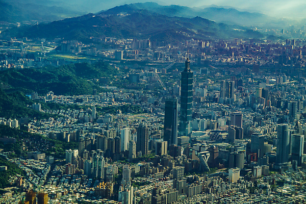 포토 JPG 해외이미지 식물 구름 해외 아시아 여행 자연 하늘 산 동양인 풍경 사람없음 야외 건물 목재 여름 도시풍경 맑음 중국 도시 대만 해외포토 자연요소 나무 건축물 계절 나라 재료 날씨 인종 생태계 파일형식 이미지허브