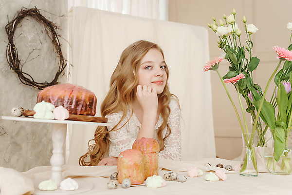 포토 JPG 해외이미지 응시 드레스 여자 꽃 기독교 어린이 부활절 한명 상반신 옆모습 케이크 턱괴기 흰색 우아함 머핀 메추리알 리스장식 소녀한명만 케이크스탠드 머랭쿠키 해외포토 식물 1 시선 옷 기념일 종교 빵 뷰포인트 컬러 컨셉 모션 디저트 사람 장식 쿠키 알 받침대 머랭 여자한명만 소녀만 파일형식 이미지허브