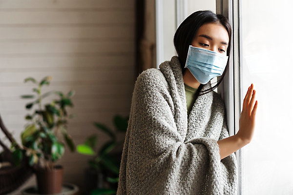 포토 JPG 해외이미지 라이프스타일 여자 겨울 창문 건강 피곤 마스크 한명 사람 동양인 상반신 성인 고통 추위 열 질병 담요 덮기 인플루엔자 손짚기 성인여자한명만 해외포토 1 계절 감정 컨셉 의학 모션 인종 손짓 생활 바이러스 여자한명만 성인여자만 파일형식 이미지허브