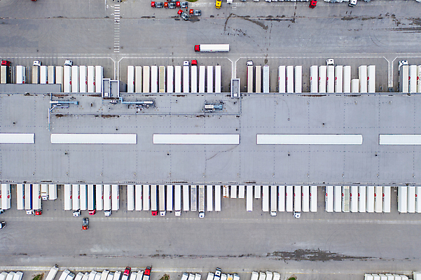 포토 JPG 해외이미지 공원 산업 도로 비즈니스 교통시설 자동차 안테나 사람없음 건물 트럭 화물 도시 센터 역 상품 정상 주식 컨테이너 창고 상업 머리위 지역 트랙터 수납 짐차 무거움 트레일러 물류 슈퍼마켓 드론 분배 수입 터미널 해외포토 건축물 공공시설 길 육상교통 교통 통신 금융 상점 운송업 무게 농기계 시설 특수차량 파일형식 이미지허브