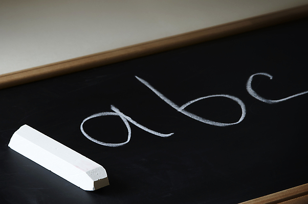 포토 JPG 해외이미지 알파벳 교육 컨셉 학교 수업 3 사람없음 스터디 검은색 칠판 흰색 가르침 편지 B 심볼 흔적 사인 분필 문학 A C 해외포토 영어 컬러 학습 초크 파일형식 이미지허브