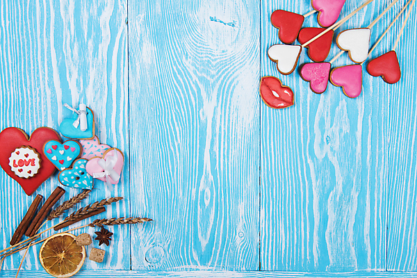 포토 JPG 해외이미지 실내 사랑 사람없음 하이앵글 쿠키 하트 건과일 진저쿠키 나무배경 해외포토 모양 감정 뷰포인트 백그라운드 과일 디저트 건조 내부 파일형식 이미지허브