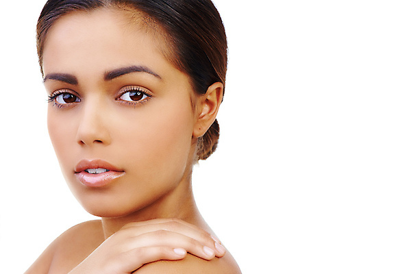 포토 JPG 해외이미지 모델 응시 여자 백그라운드 한명 상반신 성인 옆모습 뷰티 우아함 피부 성인여자한명만 어깨에손 카피스페이스 해외포토 1 시선 뷰포인트 컨셉 모션 사람 신체부위 공백 여자한명만 성인여자만 파일형식 이미지허브