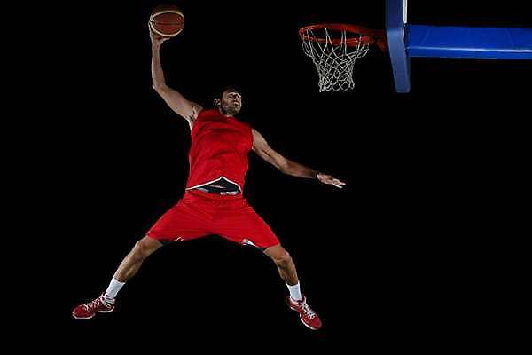 포토 JPG 해외이미지 전신 남자 스포츠 농구 농구공 실내 한명 들기 성인 앞모습 점프 힘 체육관 근육질 슛 농구대 성인남자한명만 해외포토 1 뷰포인트 공 모션 근육 사람 내부 구기 몸매 골대 남자한명만 성인남자만 파일형식 이미지허브