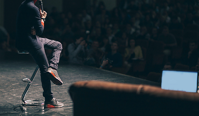 포토 JPG 해외이미지 남자 의자 실내 한명 성인 옆모습 하반신 다리꼬기 소프트포커스 강의 강당 걸터앉기 세미나 성인남자한명만 해외포토 1 뷰포인트 가구 모션 촬영기법 사람 앉기 내부 남자한명만 성인남자만 파일형식 이미지허브