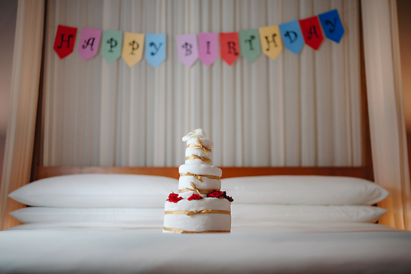 포토 JPG 해외이미지 디자인 배너 기념일 꽃잎 행복 리본 백그라운드 꽃무늬 텍스트 호텔 디저트 주택 기념 선물 이벤트 사람없음 장식 빨간색 수건 컬러풀 장미 파티 케이크 축제 놀람 방 낭만 흰색 축하 인사 생일 달콤 편지 해외포토 꽃 감정 음식 컬러 컨셉 무늬 숙소 표정 건물 위생용품 예절 맛 파일형식 이미지허브