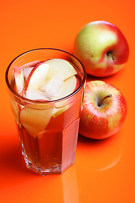 포토 JPG 해외이미지 과일 실내 사람없음 사과 과일주스 사과주스 주황색배경 해외포토 백그라운드 내부 주황색 주스 파일형식 이미지허브