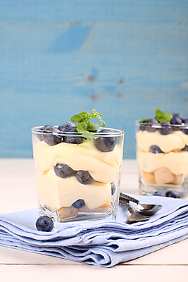 포토 JPG 해외이미지 라이프스타일 계절 열매 문화 음식 다이어트 과일 부분 가족 유리 디저트 치즈 건강 사람없음 목재 파란색 파티 금속 숟가락 이탈리아 활발 수확 흰색 시골 달콤 맛 아침식사 상품 먹기 크림 블루베리 내추럴 무스 정물화 크림치즈 페스츄리 핸드메이드 티라미수 카피스페이스 맛있는 해외포토 나무 식물 유럽 빵 컬러 컨셉 농업 재료 관계 모션 재질 유제품 수저 이벤트 생활 식사 공백 그림 파일형식 이미지허브