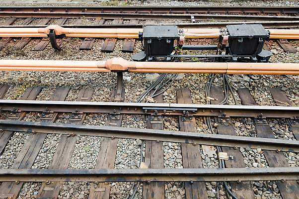 포토 JPG 해외이미지 유럽 산업 도로 길 선 여행 백그라운드 교통시설 모션 하늘 거리 사람없음 야외 금속 기차 도시 전철 역 방향 철 교차로 묘사 속도 지하 타운 단상 방법 선로 우크라이나 철강 해외포토 나라 육상교통 교통 재질 대중교통 시설 파일형식 이미지허브