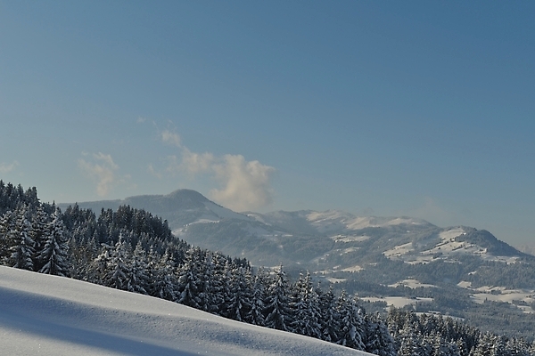 포토 JPG 해외이미지 주간 겨울 하늘 사람없음 야외 눈 겨울풍경 설산 눈덮임 해외포토 자연요소 계절 컨셉 날씨 산 풍경 파일형식 이미지허브