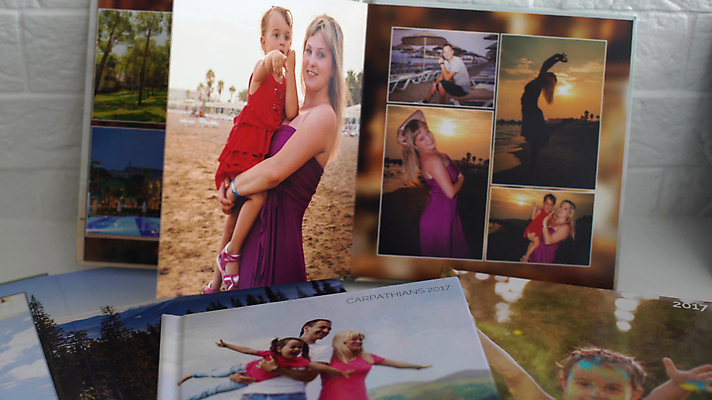 포토 JPG 해외이미지 실내 사람없음 앨범 오브젝트 가족사진 여러장 해외포토 다수 가족 내부 파일형식 단체사진 이미지허브