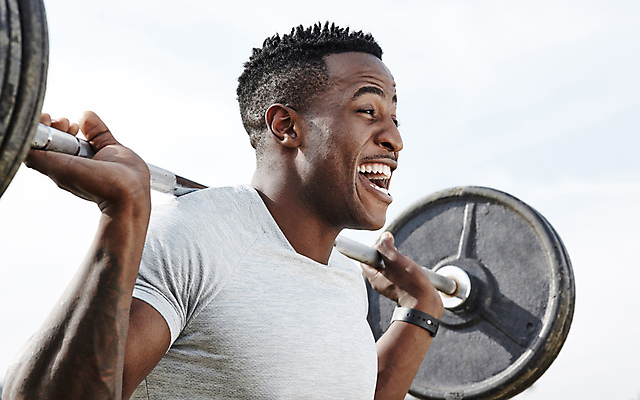 포토 JPG 해외이미지 주간 남자 한명 웃음 들기 상반신 20대 성인 야외 옆모습 힘 역기 근육질 성인남자한명만 해외포토 자연요소 1 뷰포인트 모션 근육 표정 사람 청년 몸매 남자한명만 성인남자만 파일형식 이미지허브