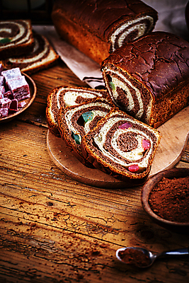 포토 JPG 해외이미지 빵 백그라운드 사람없음 갈색 케이크 티스푼 슬라이스 로쿰 코코아가루 파운드케이크 해외포토 음식 컬러 디저트 숟가락 가루 터키음식 파일형식 이미지허브