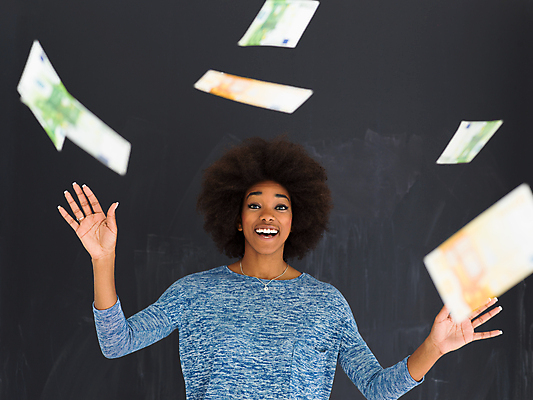 포토 JPG 해외이미지 여자 지폐 팔벌리기 날리기 한명 웃음 상반신 성인 앞모습 던지기 성인여자한명만 플렉스 해외포토 1 뷰포인트 돈 모션 표정 사람 신조어 여자한명만 성인여자만 파일형식 이미지허브