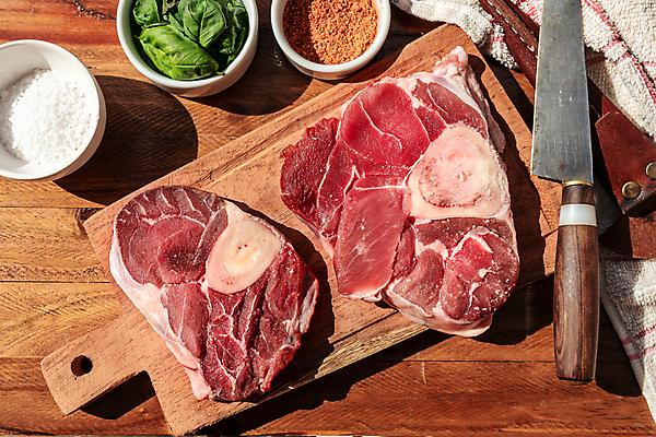 포토 JPG 해외이미지 접시 음식 조각 백그라운드 십자가 뼈 육류 스테이크 요리 비프스테이크 사람없음 목재 검은색 식사 어둠 이탈리아 소고기 시골 신선 혈액 이탈리아음식 자르기 준비 날것 대리석 소금 후추 송아지 백리향 생식 송아지고기 정육점 카피스페이스 해외포토 나무 식기 유럽 새끼 컬러 식재료 재료 모션 서양음식 상점 공백 소 향신료 파일형식 이미지허브