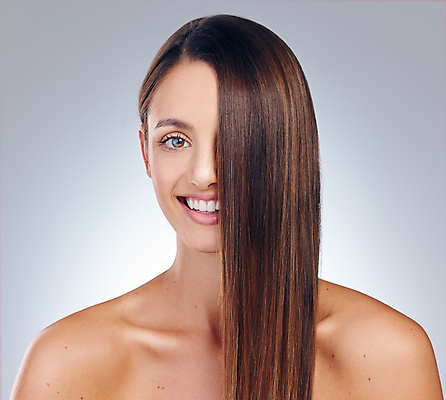 포토 JPG 해외이미지 응시 여자 한명 상반신 성인 뷰티 머리카락 반쪽 얼굴가리기 성인여자한명만 해외포토 1 시선 사람 머리 가림 여자한명만 성인여자만 파일형식 이미지허브