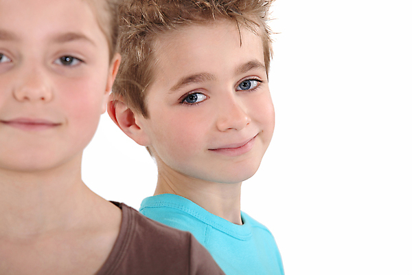 포토 JPG 해외이미지 모델 딸 행복 아들 얼굴 어린이 2 학교 가족 놀이 함께함 발렌타인데이 건강 사랑 미소 사람 소년 청년 두명 초록색 친구 우정 기쁨 달콤 쌍둥이 만족 언니 고립 남동생 돌봄 해외포토 교육 남자 감정 컬러 컨셉 관계 모션 데이이벤트 표정 성인 신체부위 맛 자매 동생 파일형식 이미지허브