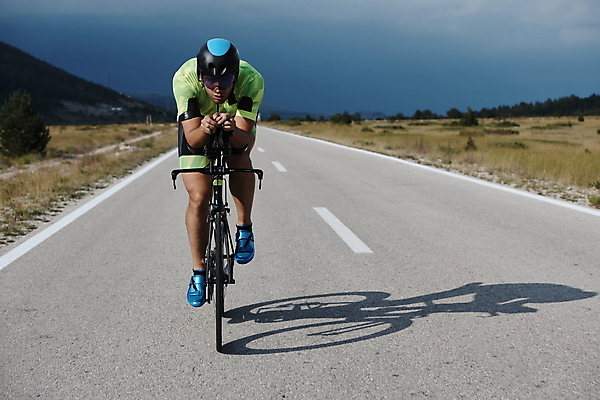 포토 JPG 해외이미지 주간 전신 남자 도로 하늘 그림자 한명 성인 야외 앞모습 자전거 승차 사이클선수 사이클링 라이딩 성인남자한명만 해외포토 자연요소 1 길 뷰포인트 교통시설 모션 운동선수 사람 바이크 육상스포츠 남자한명만 성인남자만 파일형식 이미지허브