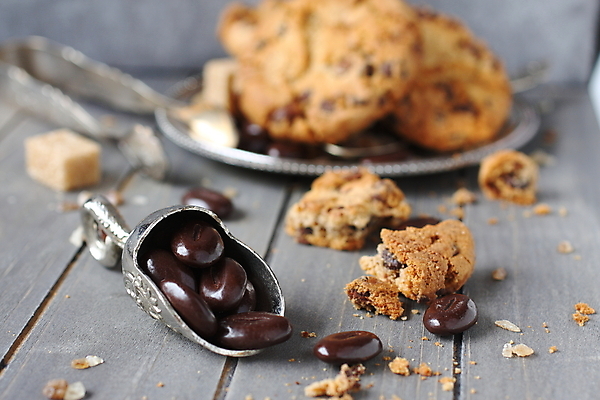 포토 JPG 해외이미지 커피 음식 백그라운드 크리스마스 재료 탁자 디저트 콩 사탕 사람없음 목재 갈색 쌓기 쿠키 금속 초콜릿 검은색 어둠 카페 에너지 시골 신선 달콤 맛 상품 설탕 굽기 먹기 향 코코아 중독 흙더미 충동구매 모카 옛날 정물화 카페인 해로움 핸드메이드 맛있는 해외포토 나무 기념일 음료 컬러 가구 컨셉 모션 재질 곡류 쇼핑 상점 흙 구이 그림 과소비 파일형식 더미 이미지허브