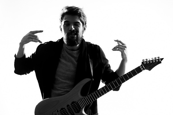 포토 JPG 해외이미지 남자 흑백 한명 손짓 상반신 성인 앞모습 눈감음 기타 매기 기타리스트 로큰롤 락스타 성인남자한명만 해외포토 1 음악 뷰포인트 모션 현악기 촬영기법 사람 연주자 남자한명만 성인남자만 파일형식 이미지허브