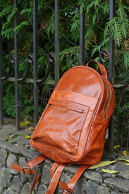 포토 JPG 해외이미지 디자인 교육 여행 백그라운드 서류가방 가방 배낭 학교 사람없음 갈색 유행 짐 고급 주머니 바느질 핸들 가죽 오브젝트 어깨 질감 땀 수납 지퍼 숨김 수하물 스트랩 해외포토 잡화 컬러 컨셉 신체부위 파일형식 이미지허브