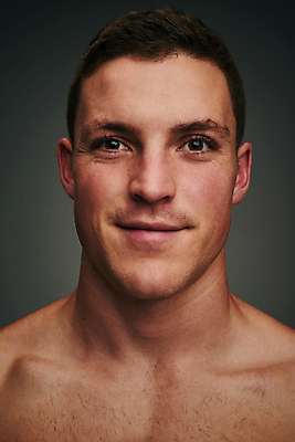 포토 JPG 해외이미지 서양인 응시 남자 한명 상반신 성인 앞모습 뷰티 근육질 성인남자한명만 해외포토 외국인 1 시선 뷰포인트 근육 사람 몸매 남자한명만 성인남자만 파일형식 이미지허브