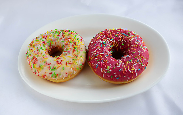 포토 JPG 해외이미지 디자인 음식 분홍색 백그라운드 딸기 디저트 사람없음 장식 컬러풀 과자 케이크 초콜릿 얼음 빵집 튀김 흰색 축하 신선 반지 원형 생일 도넛 달콤 맛 아침식사 정상 설탕 굽기 먹기 뿌리기 흰배경 반죽 토핑 칼로리 고립 페스츄리 해로움 맛있는 해외포토 자연요소 도형 기념일 빵 컬러 컨셉 과일 장신구 모션 상점 식사 구이 파일형식 이미지허브