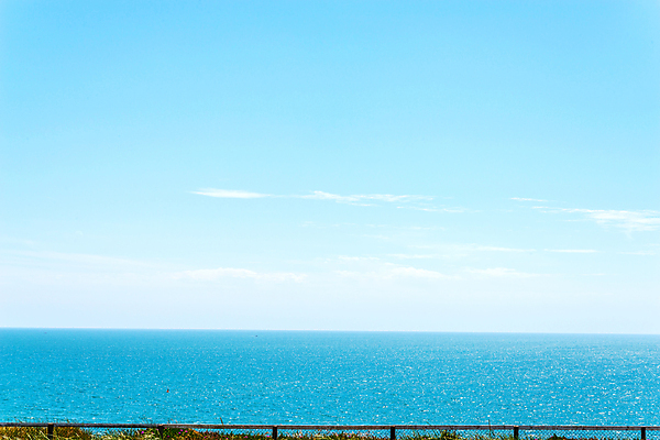 포토 JPG 해외이미지 계절 바다 섬 여행 백그라운드 컨셉 자연 하늘 날씨 휴가 휴식 풍경 사람없음 야외 물 여름 파란색 햇빛 태양 뷰티 우주 맑음 꿈 산책로 낭만 바위 뜨거움 보트 휴양지 장면 파라다이스 평야 수평선 해외포토 자연요소 길 컬러 배_교통 장소 돌_바위 생태계 파일형식 이미지허브