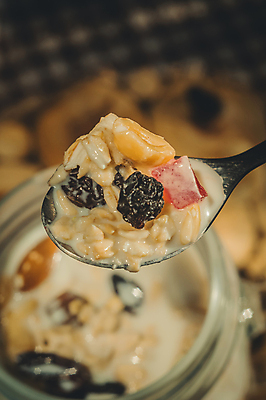 포토 JPG 해외이미지 라이프스타일 다이어트 재료 부분 유리 아침 디저트 유제품 건강 사람없음 우유 견과류 시골 항아리 사발 닫기 달콤 아침식사 인스턴트 상품 낟알 요거트 건강식 건포도 단백질 뮤즐리 섞기 스무디 오트밀 정물화 채식주의자 핸드메이드 카피스페이스 비건 귀리 그래놀라 맛있는 비건음식 해외포토 주간 음료 음식 모션 재질 포도 곡류 생활 식사 공백 도자기 사기그릇 맛 그림 채식 건과일 영양소 파일형식 이미지허브