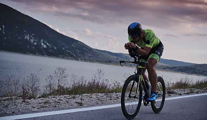 포토 JPG 해외이미지 주간 전신 남자 도로 하늘 산 한명 성인 야외 옆모습 강 자전거 승차 사이클선수 사이클링 라이딩 성인남자한명만 해외포토 자연요소 1 길 뷰포인트 교통시설 모션 운동선수 사람 바이크 육상스포츠 남자한명만 성인남자만 파일형식 이미지허브