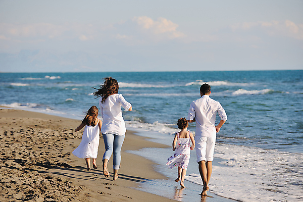 포토 JPG 해외이미지 주간 전신 백인 라이프스타일 남자 딸 행복 어린이 바다 여행 가족 하늘 엄마 휴가 함께함 사랑 사람 성인 해변 야외 뒷모습 걷기 기쁨 아빠 해외포토 자연요소 서양인 감정 뷰포인트 컨셉 관계 모션 생활 파일형식 이미지허브