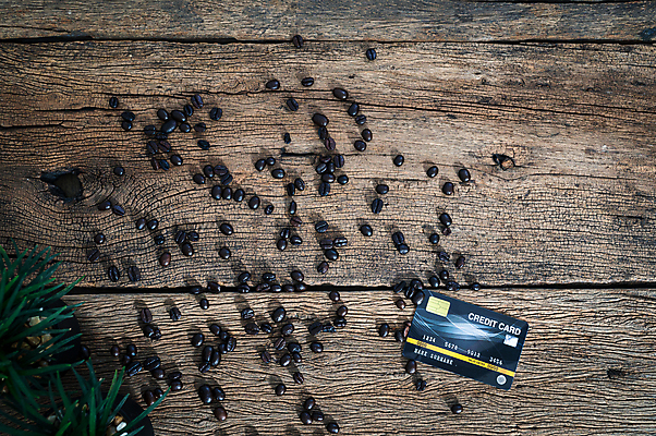 포토 JPG 해외이미지 라이프스타일 돈 탁자 스트레스 주택 사람 사람없음 금융 신용카드 계산 고민 대출 빚 세금 심각 예산 우울증 위기 인출 해외포토 감정 가구 컨셉 건물 생활 경제 재산 질병 파일형식 이미지허브