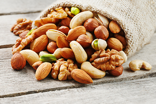 포토 JPG 해외이미지 사람없음 견과류 삼베 호두 아몬드 쏟아짐 캐슈넛 피스타치오 헤이즐넛 해외포토 모션 파일형식 천_직물 이미지허브